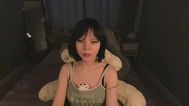 Loly Cuttie online show from May 2026 01:14:01 PM