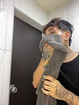 pol mood online show from April 2026 12:51:01 PM