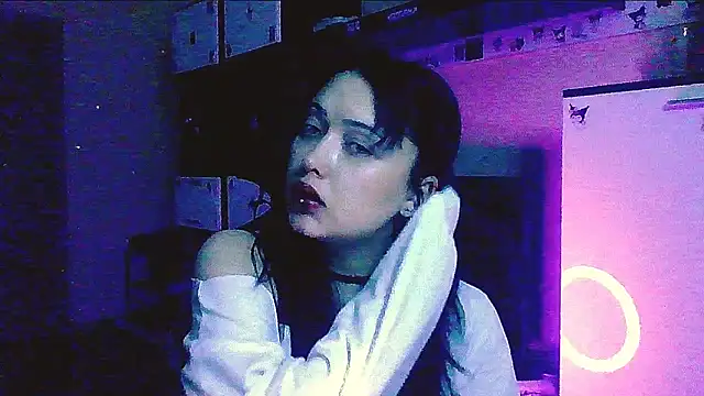 Katarina Fox  online show from March 2026 12:25:02 PM