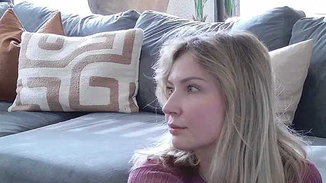 WhereisAlice online show from April 2026 03:51:02 PM