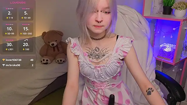 Mary Wester online show from April 2026 01:07:02 AM