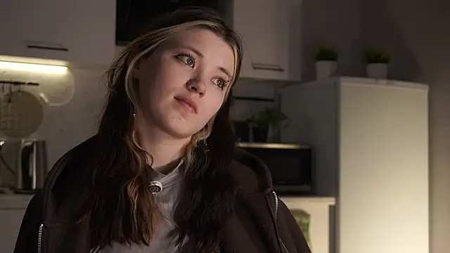 ShyAkemis online show from April 2026 04:22:02 PM