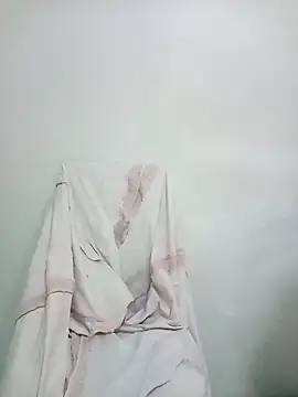 Rosesarem online show from April 2026 04:47:01 AM