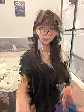 Snapshot of RaTnT chatting on April 2026 11:17:01 AM RaTnT online show from April 2026 11:17:01 AM