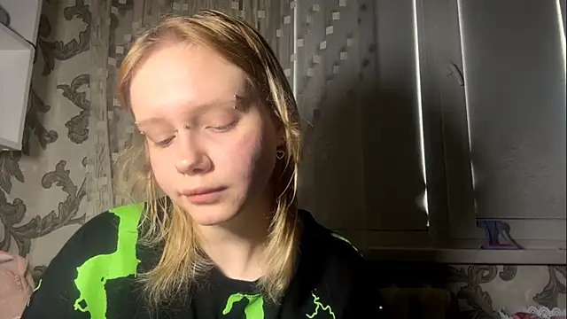 KrystenHoye online show from April 2026 06:26:01 AM