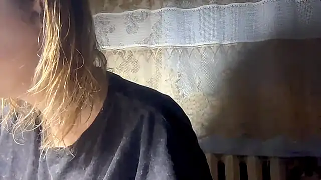 KrystenHoye online show from April 2026 04:10:02 PM