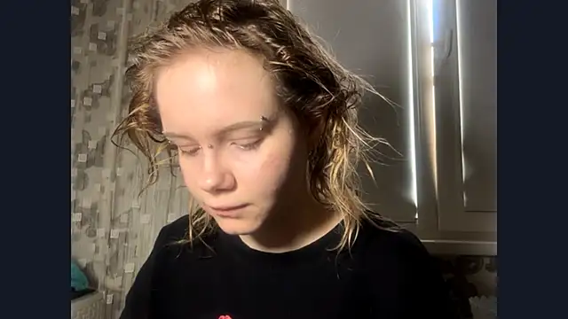 KrystenHoye online show from April 2026 07:48:01 AM