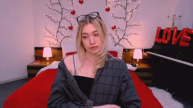 blonde angell online show from April 2026 02:45:01 PM