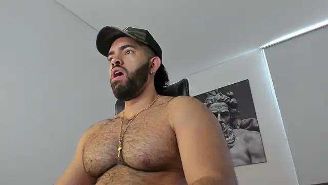 simonleon27 online show from June 2026 12:05:02 PM