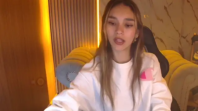 Snapshot of Paulin_roses_tf chatting on April 2026 02:00:01 PM Paulin roses tf online show from April 2026 02:00:01 PM