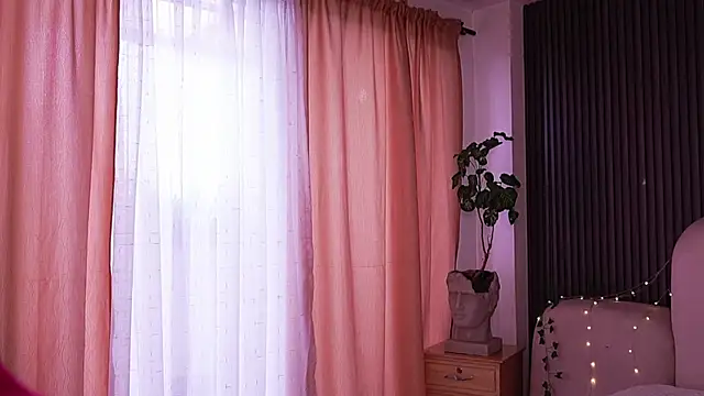 LilithLuxor  online show from April 2026 03:02:01 PM