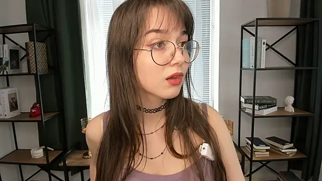 LaelIvie online show from April 2026 08:05:01 AM