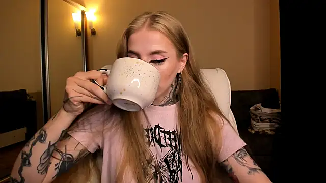 Snapshot of harley_kimm chatting on July 2026 05:47:02 AM harley kimm online show from July 2026 05:47:02 AM