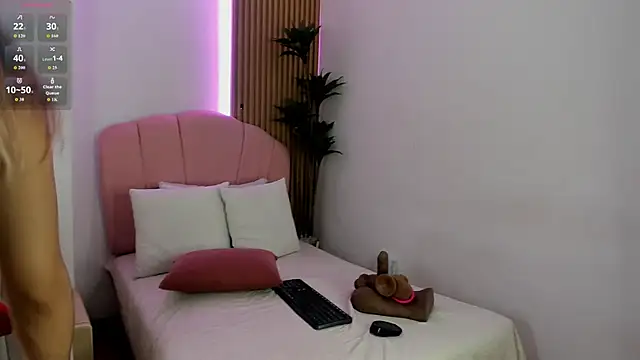 violeta sannz online show from May 2026 11:29:02 AM