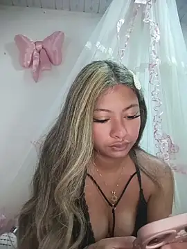 KatyBelle  online show from May 2026 07:54:01 PM
