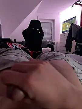 justin2787 online show from April 2026 12:03:01 AM