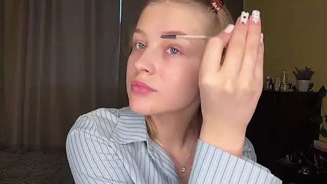 MercyShadows online show from April 2026 01:28:01 PM