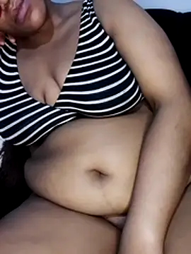 Snapshot of sultrydiva00 chatting on April 2026 01:52:02 PM sultrydiva00 online show from April 2026 01:52:02 PM