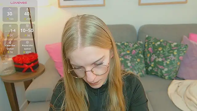 EvaEvis online show from April 2026 05:47:02 AM