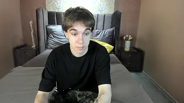 Snapshot of DaveBevy chatting on June 2026 07:30:02 PM DaveBevy online show from June 2026 07:30:02 PM