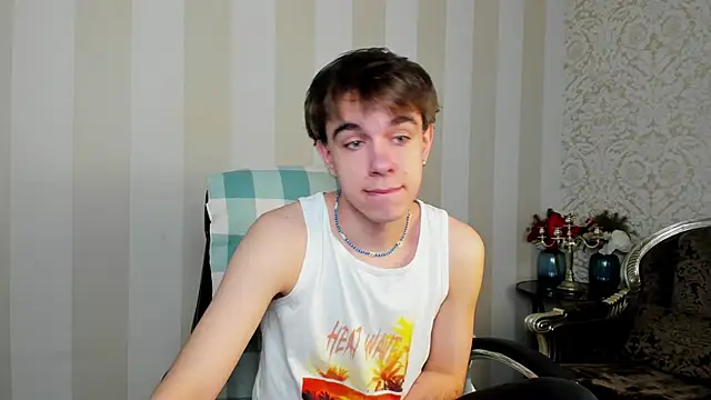 Snapshot of DaveBevy chatting on April 2026 05:42:02 AM DaveBevy online show from April 2026 05:42:02 AM