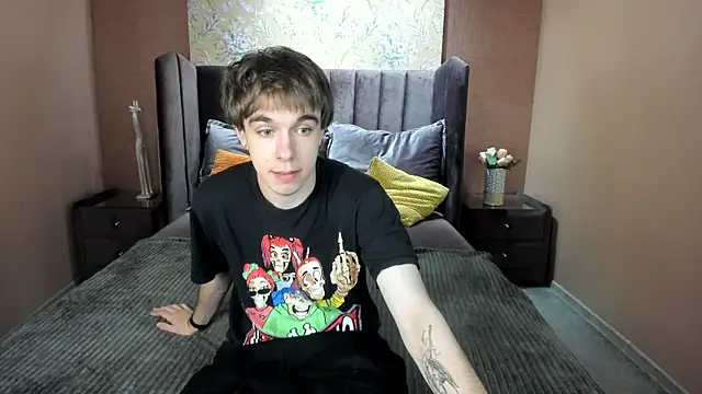 Snapshot of DaveBevy chatting on June 2026 07:35:01 PM DaveBevy online show from June 2026 07:35:01 PM