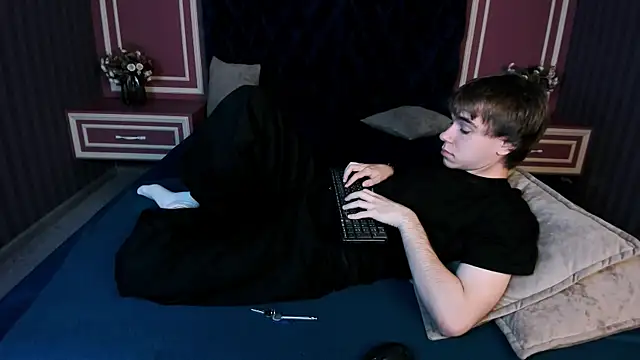 Snapshot of DaveBevy chatting on July 2026 07:58:01 PM DaveBevy online show from July 2026 07:58:01 PM