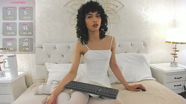 Julietta    online show from May 2026 12:46:02 PM