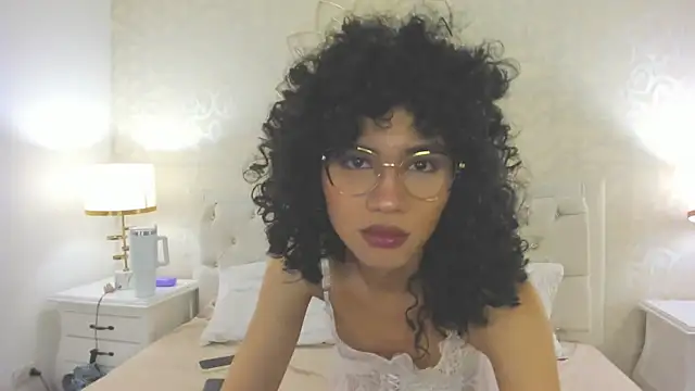Julietta    online show from May 2026 12:36:01 PM