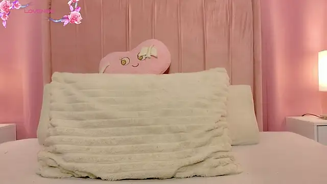 MoollyLove online show from April 2026 12:18:02 PM