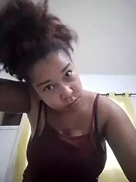 kimberlly25 online show from April 2026 01:34:02 PM