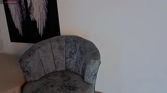 leyla dikens  online show from April 2026 12:29:01 PM