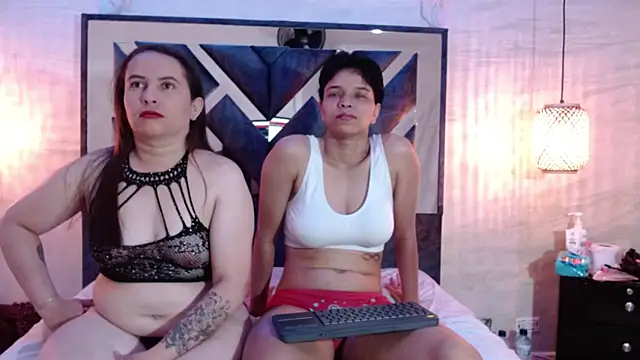 Snapshot of Natasha_and_zoe_ chatting on April 2026 12:01:01 PM Natasha and zoe online show from April 2026 12:01:01 PM