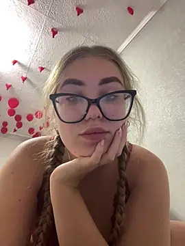Snapshot of MissAuroraX chatting on May 2026 11:53:02 PM MissAuroraX online show from May 2026 11:53:02 PM