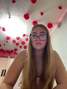 MissAuroraX online show from April 2026 04:52:02 PM