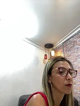 AlanaBrunetteX X online show from June 2026 11:48:01 PM