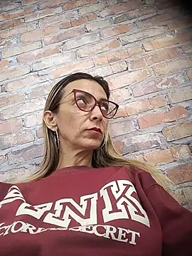 AlanaBrunetteX X online show from May 2026 02:11:01 AM