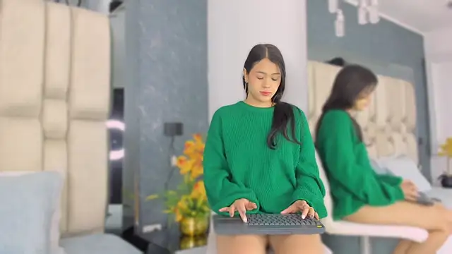 Snapshot of Megan_Danbury chatting on April 2026 12:06:02 PM Megan Danbury online show from April 2026 12:06:02 PM