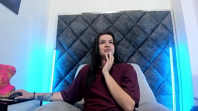 Snapshot of MatthewDavis_ chatting on April 2026 11:28:02 AM MatthewDavis online show from April 2026 11:28:02 AM