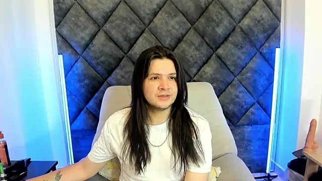 Snapshot of MatthewDavis_ chatting on April 2026 11:27:01 AM MatthewDavis online show from April 2026 11:27:01 AM