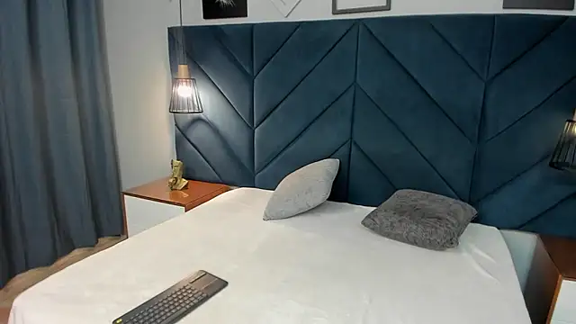 Snapshot of maddy_lopez chatting on April 2026 07:21:02 PM maddy lopez online show from April 2026 07:21:02 PM