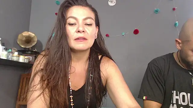 Snapshot of _bonnie_and_clyde chatting on May 2026 08:05:02 PM bonnie and clyde online show from May 2026 08:05:02 PM