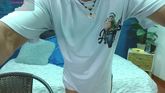 Snapshot of _bonnie_and_clyde chatting on April 2026 06:36:01 PM bonnie and clyde online show from April 2026 06:36:01 PM