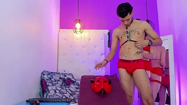 Camila and Johan naughty online show from May 2026 07:53:01 PM
