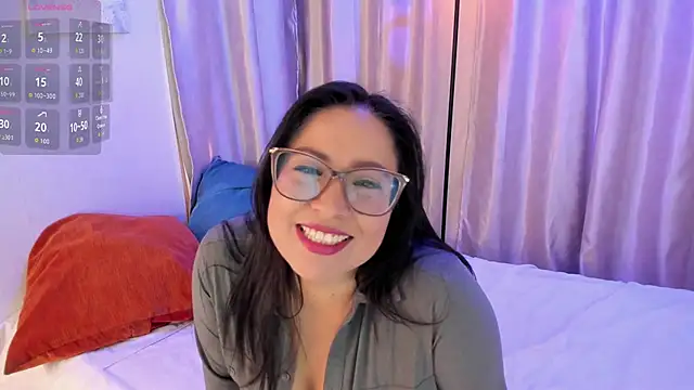 Snapshot of hannabackerr chatting on April 2026 12:06:02 PM hannabackerr online show from April 2026 12:06:02 PM