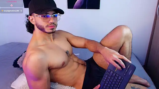 Snapshot of IamAxel03 chatting on June 2026 06:09:01 PM IamAxel03 online show from June 2026 06:09:01 PM