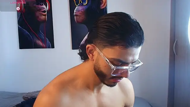 IamAxel03 online show from April 2026 07:09:02 PM