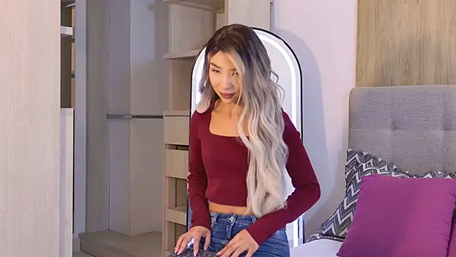 Snapshot of Sandy_Becker chatting on April 2026 11:28:02 AM Sandy Becker online show from April 2026 11:28:02 AM