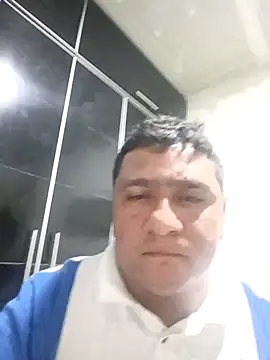 luis20212 online show from April 2026 03:18:01 PM