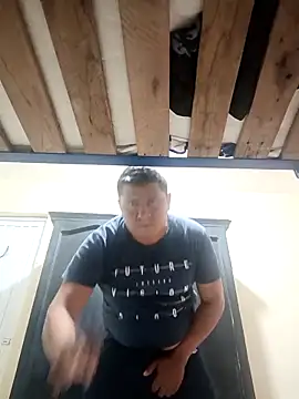 luis20212 online show from April 2026 01:01:02 AM